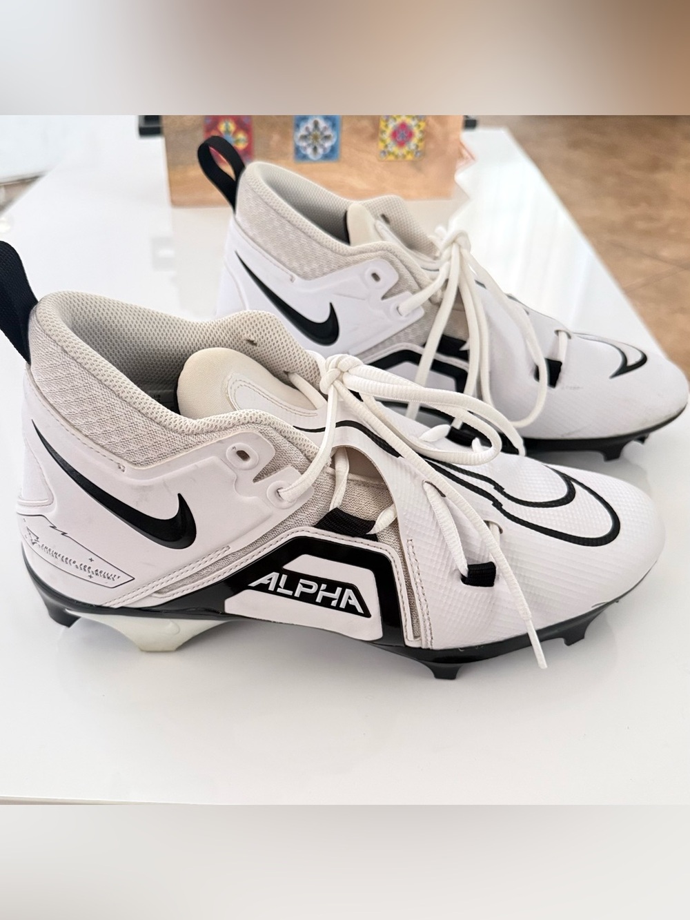 Nike Alpha Men's football White and Black Athletic Cleats size 10